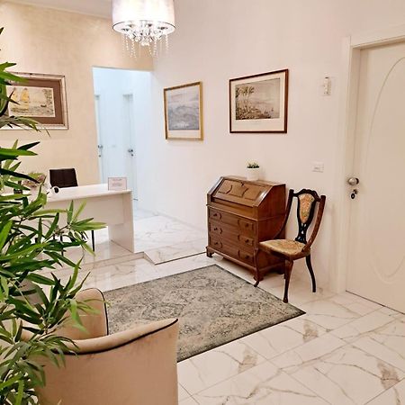 The Gallery Boutique Rooms Триест Екстериор снимка