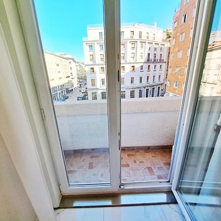 The Gallery Boutique Rooms Триест Екстериор снимка
