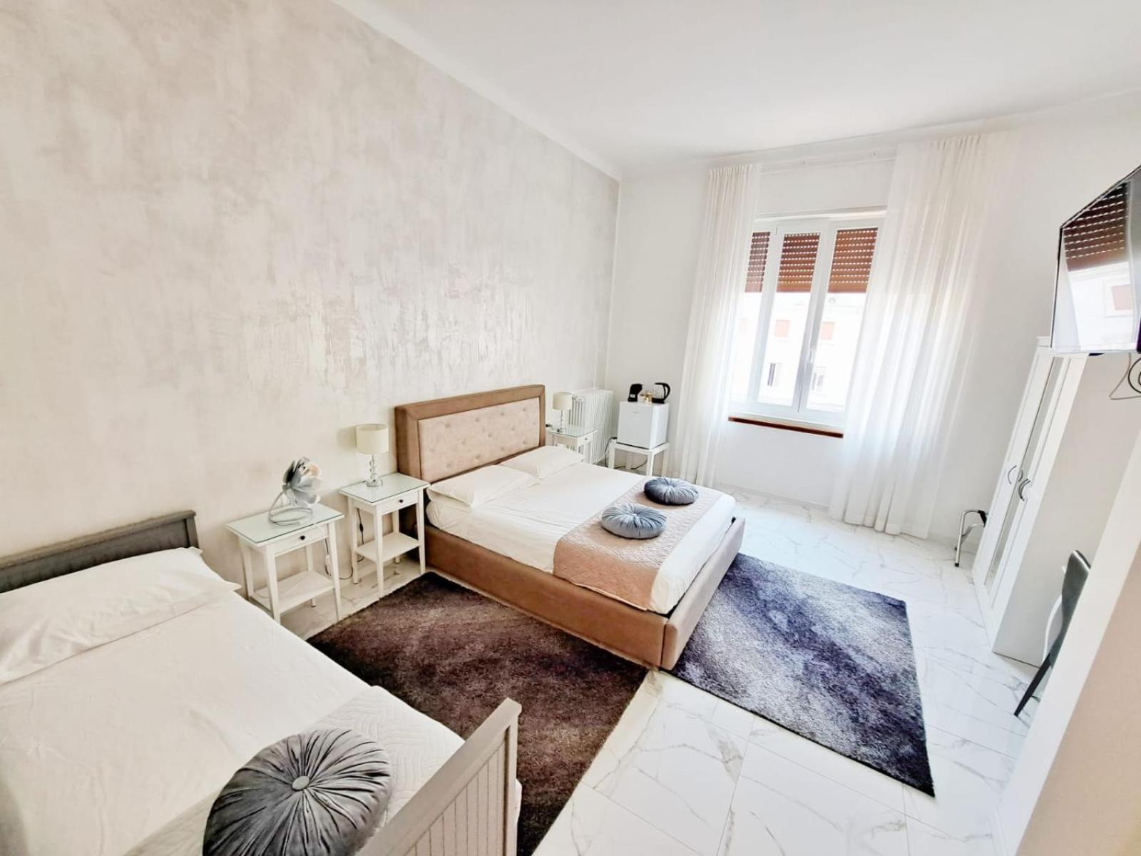 The Gallery Boutique Rooms Триест Екстериор снимка