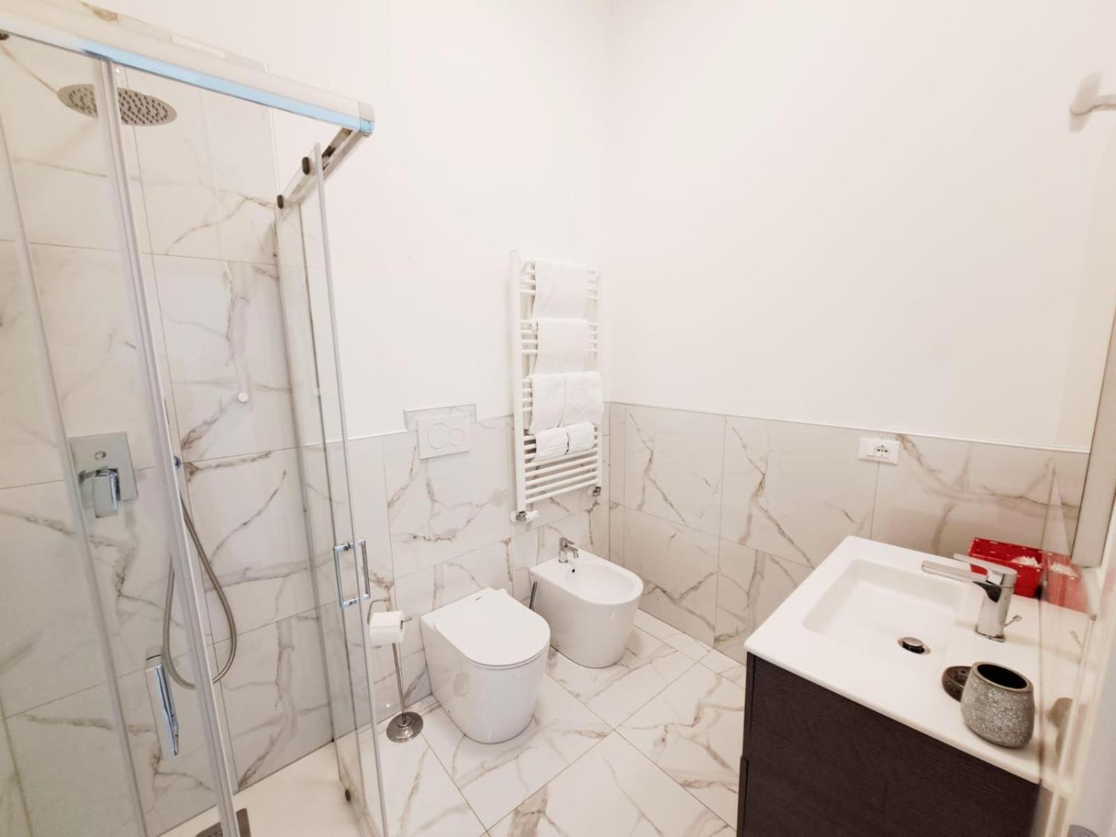 The Gallery Boutique Rooms Триест Стая снимка