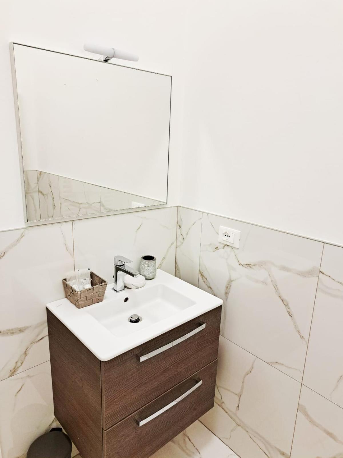 The Gallery Boutique Rooms Триест Стая снимка